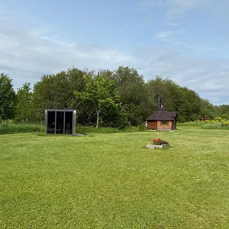 Looduskeskne Olivia Moodulmaja Saunaga Poltsamaal Lodge *