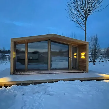 Looduskeskne Olivia Moodulmaja Saunaga Poltsamaal Lodge *